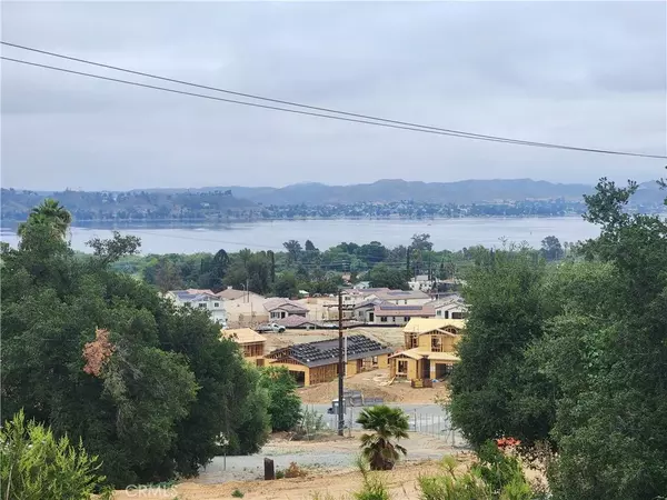29 Lakeview, Lake Elsinore, CA 92530