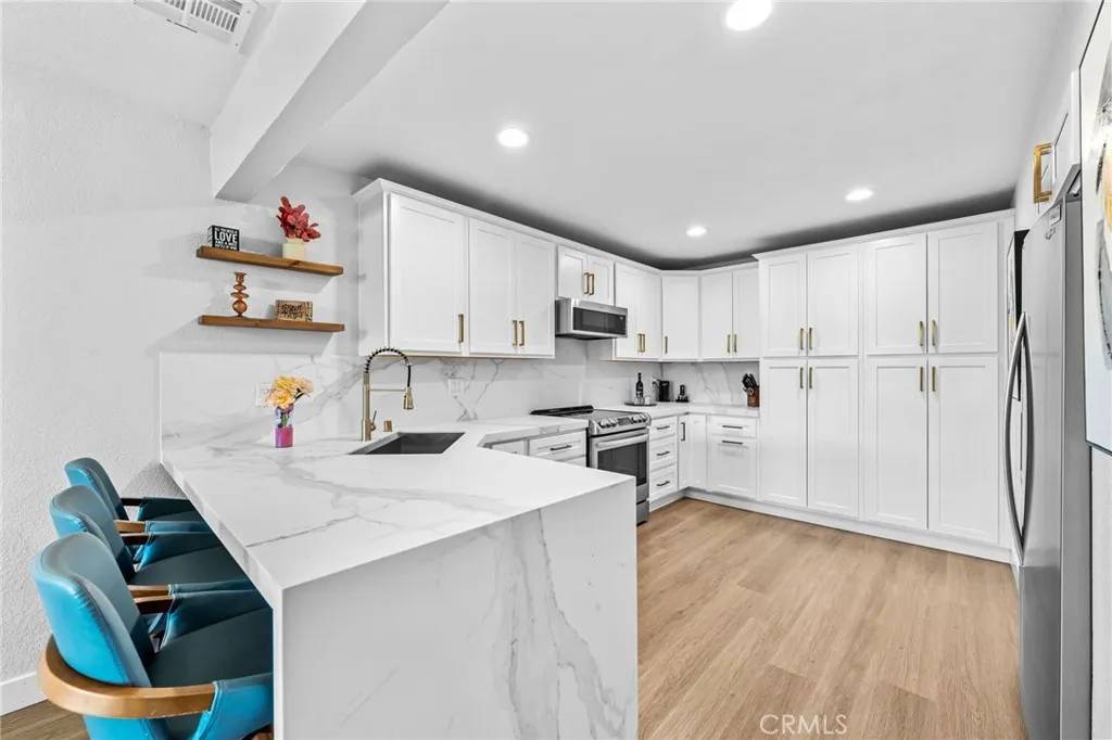 30156 Yellow Feather Drive, Canyon Lake, CA 92587
