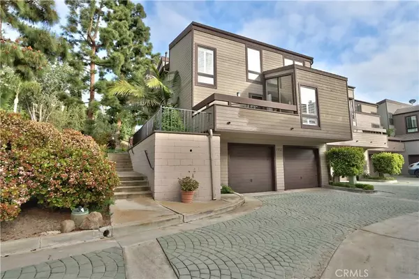 Laguna Niguel, CA 92677,23782 Hillhurst Drive #3