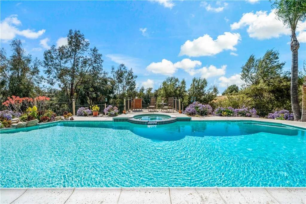 39980 Via Fernando, Temecula, CA 92592