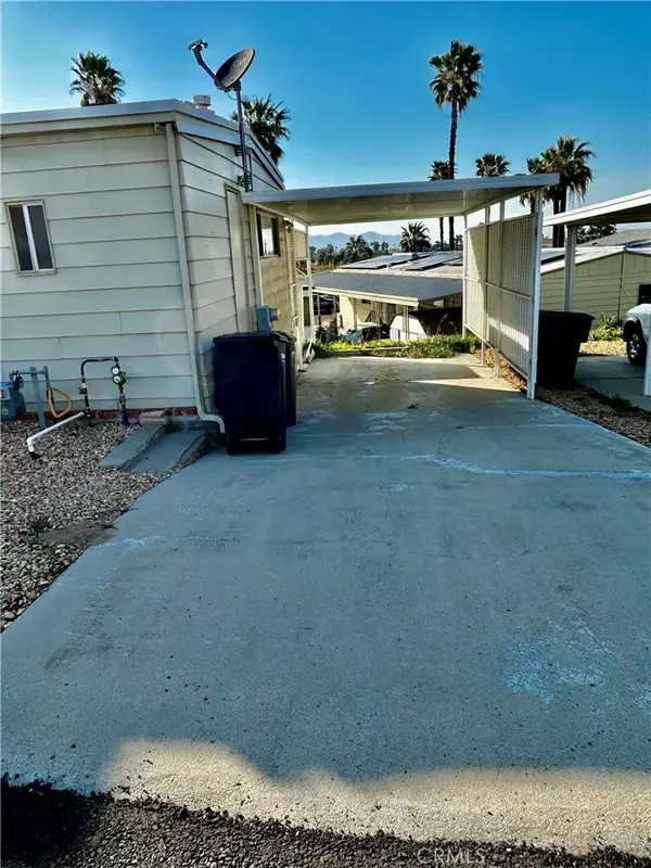 Hemet, CA 92543,1536 S state st #61