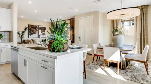 Ontario, CA 91762,2717 E Amberley Privado