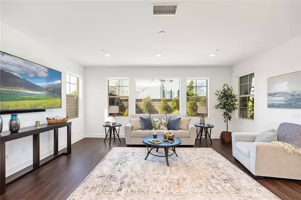 Santa Ana, CA 92704,2029 Picasso