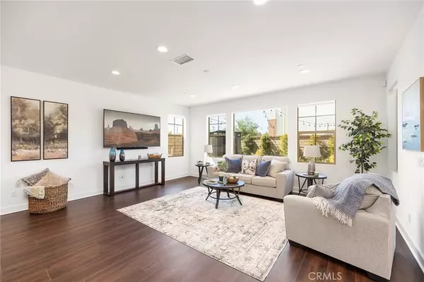 Santa Ana, CA 92704,2029 Picasso