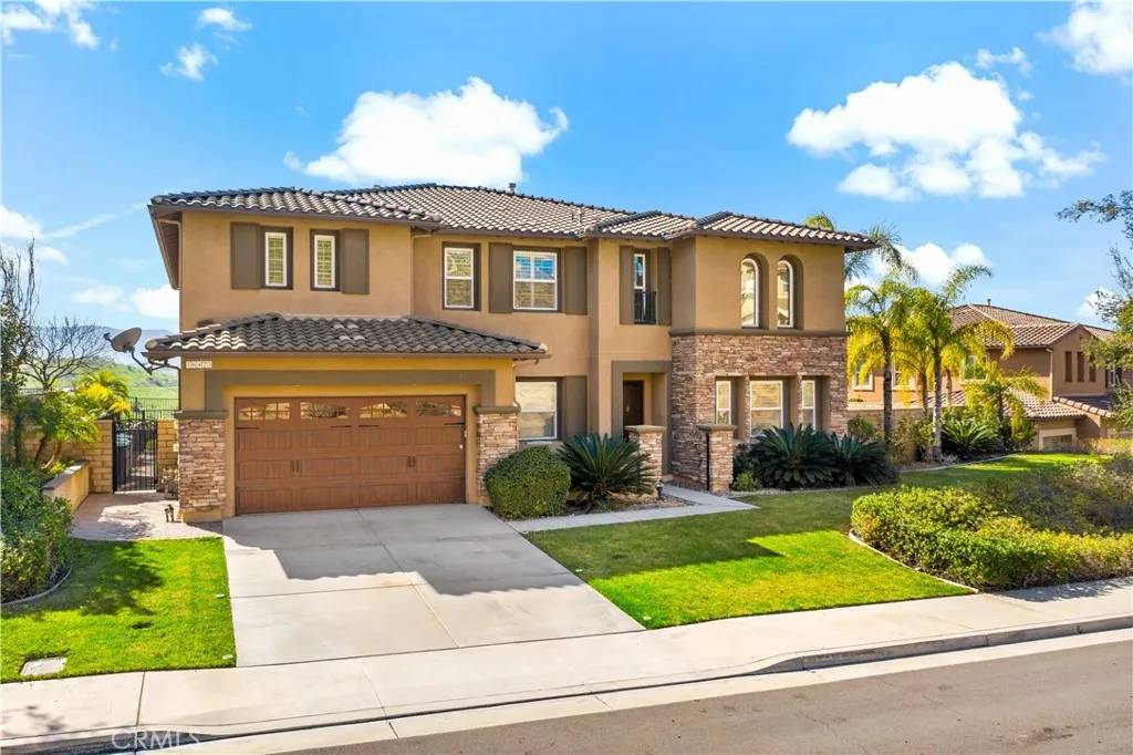 Riverside, CA 92503,16423 Village Meadow Drive