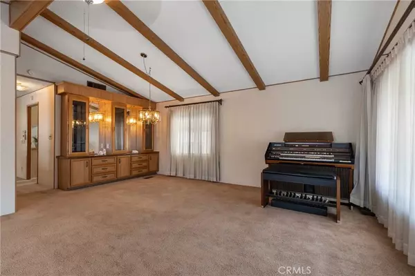 Hemet, CA 92543,1300 W Menlo #215