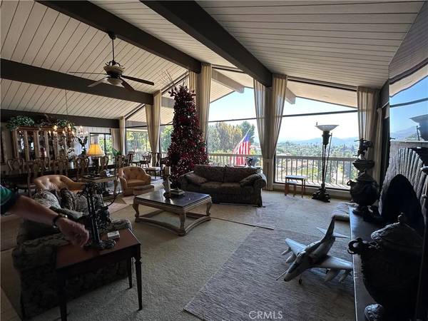La Mesa, CA 91941,9902 Heavenly Way