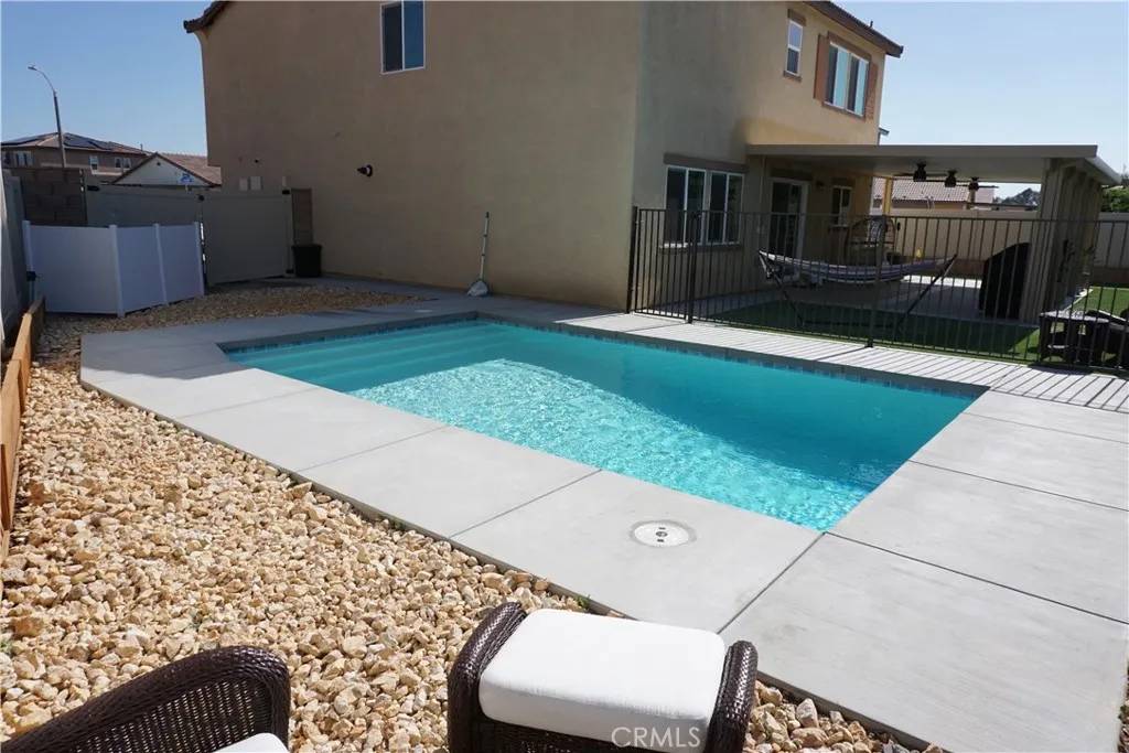 Hemet, CA 92543,1322 Division Court
