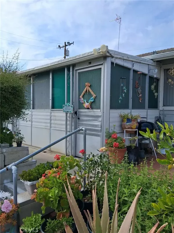 Lake Elsinore, CA 92530,150 Lakeshore Drive #28