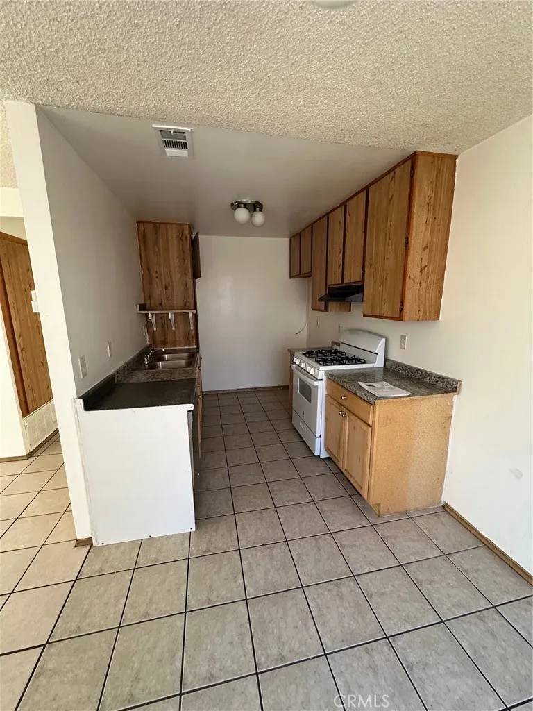 Lake Elsinore, CA 92530,1102 Monroe Street
