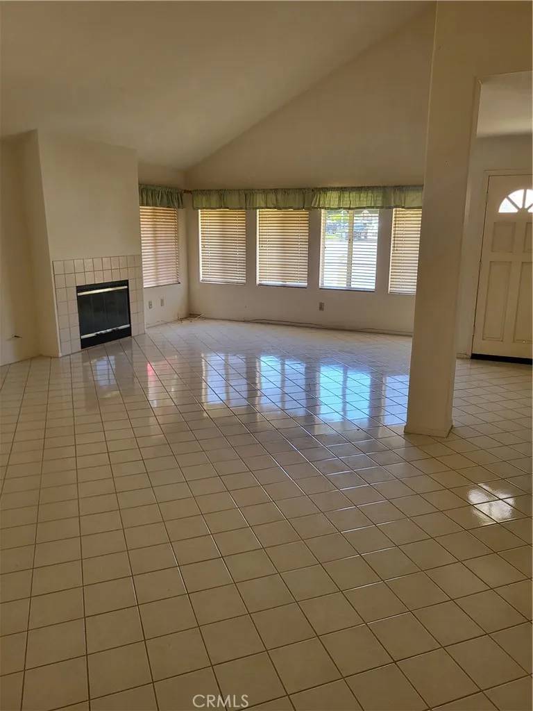 Murrieta, CA 92562,40132 ZAMURA Court
