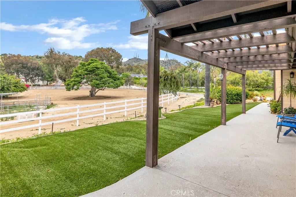 Fallbrook, CA 92028,1028 Capra Way