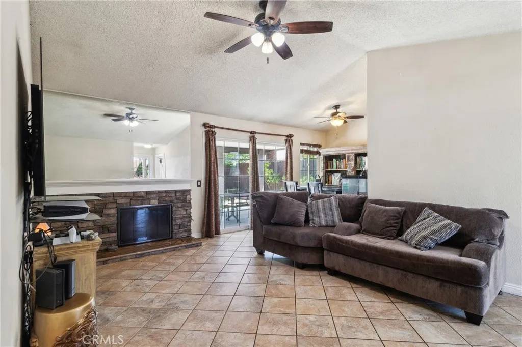 Hemet, CA 92545,2348 Rose Avenue