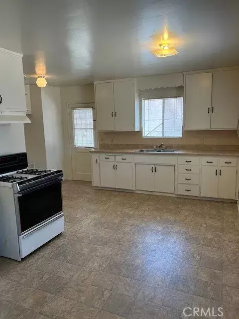 San Jacinto, CA 92583,339 W Main Street