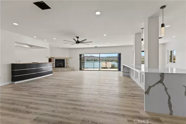 Canyon Lake, CA 92587,22262 San Joaquin Drive West