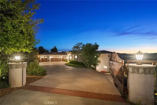 San Diego, CA 92128,18707 Aceituno Street