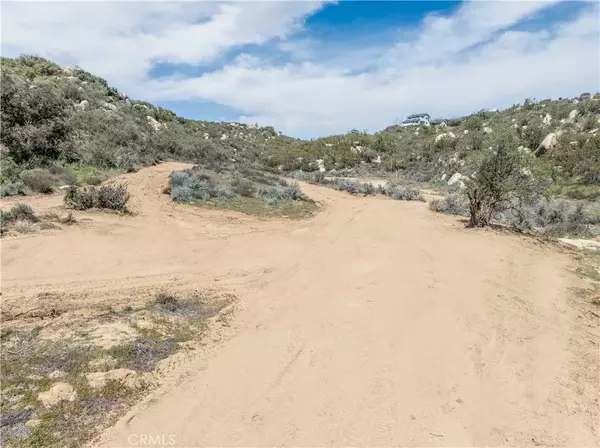 Aguanga, CA 92536,900 Sunnybrook