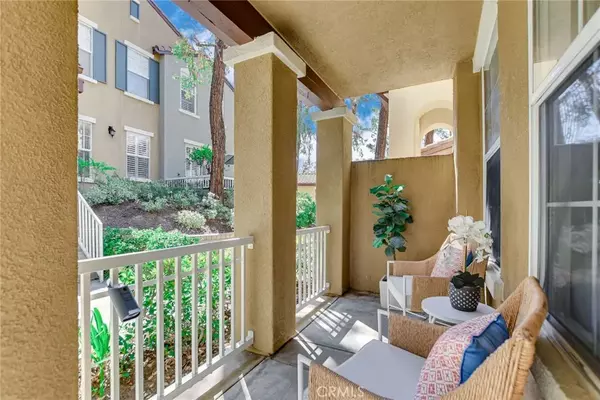 Valencia, CA 91354,28210 Canterbury Court