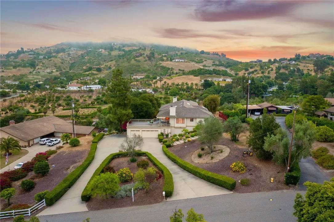 Fallbrook, CA 92028,1357 Sunny Heights Road