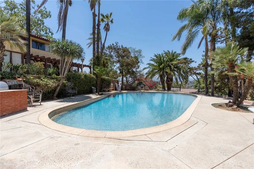 1664 Coteau Drive, Riverside, CA 92504