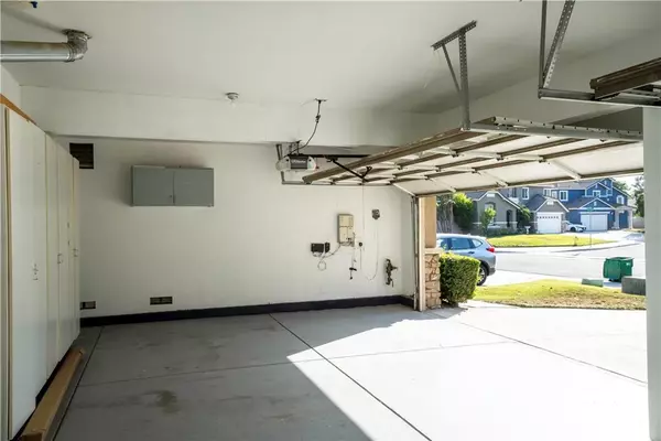 Eastvale, CA 92880,5840 Redhaven Street