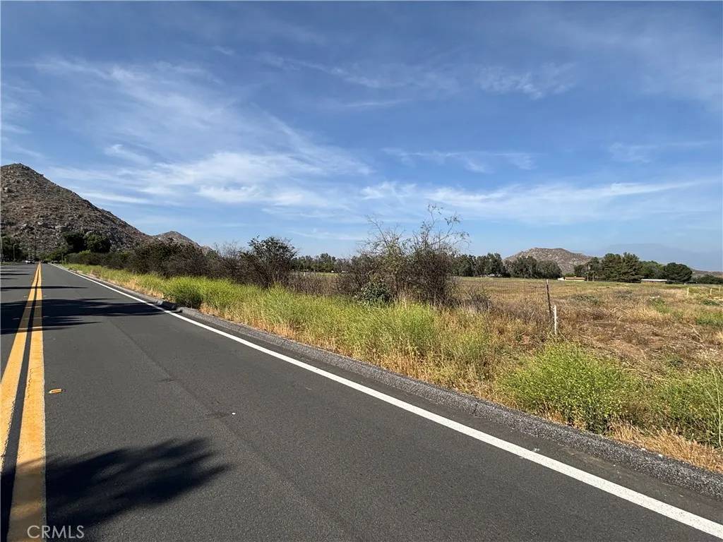 25350 California, Hemet, CA 92545