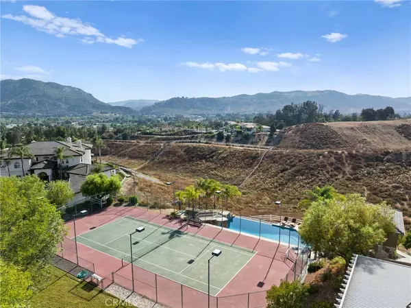 Temecula, CA 92592,43845 Calle De Velardo