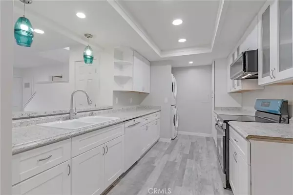 31864 Railroad Canyon Road #6 (D), Canyon Lake, CA 92587