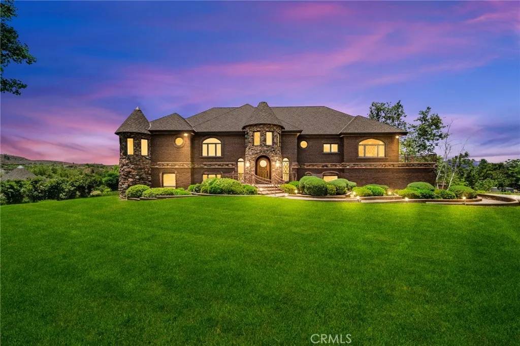 21605 Via Liago, Lake Mathews, CA 92570