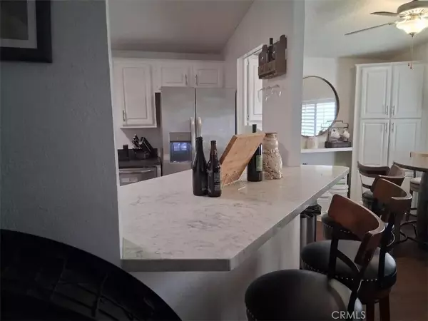 Corona, CA 92878,4901 Green River #229