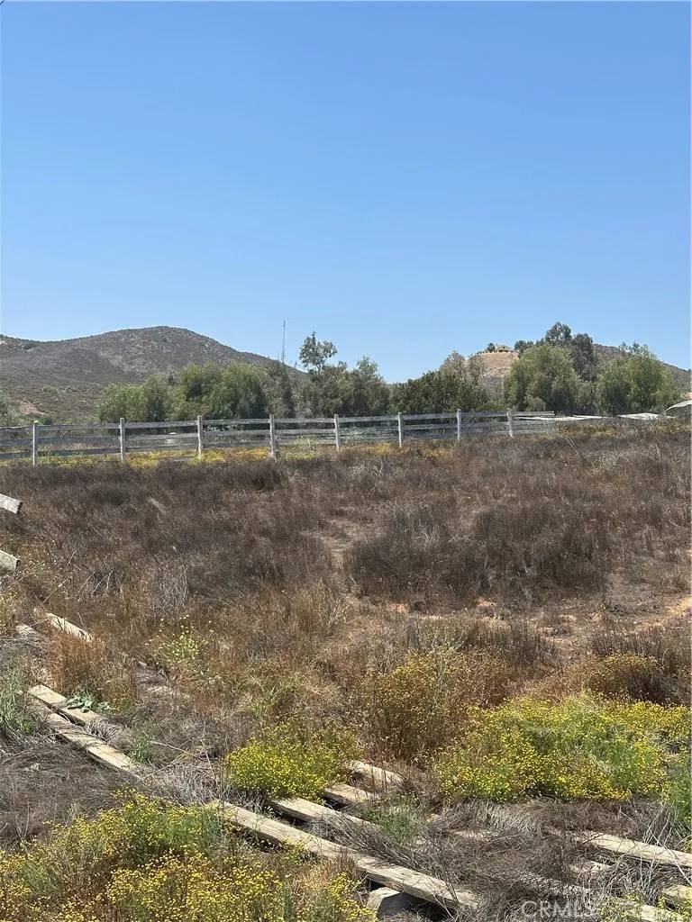Perris, CA 92570,0 Carlita