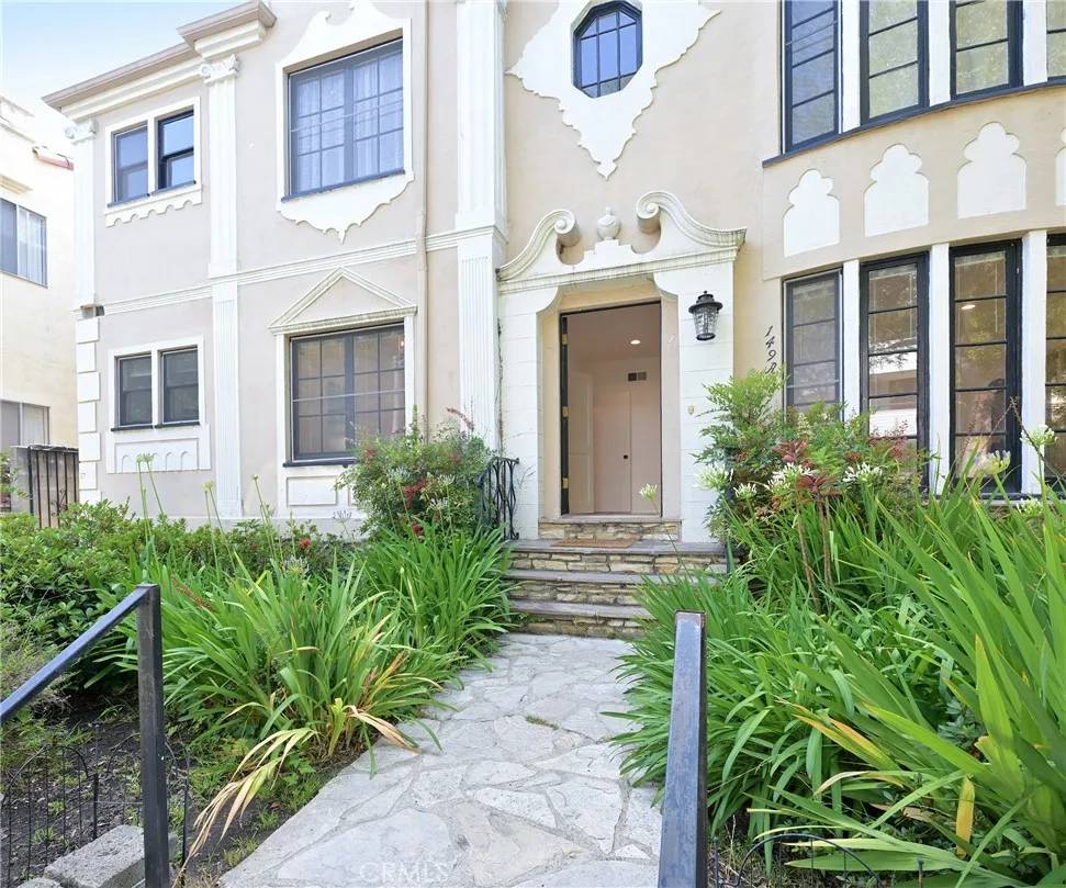 149 South Crescent Drive Apt A, Beverly Hills, CA 90212