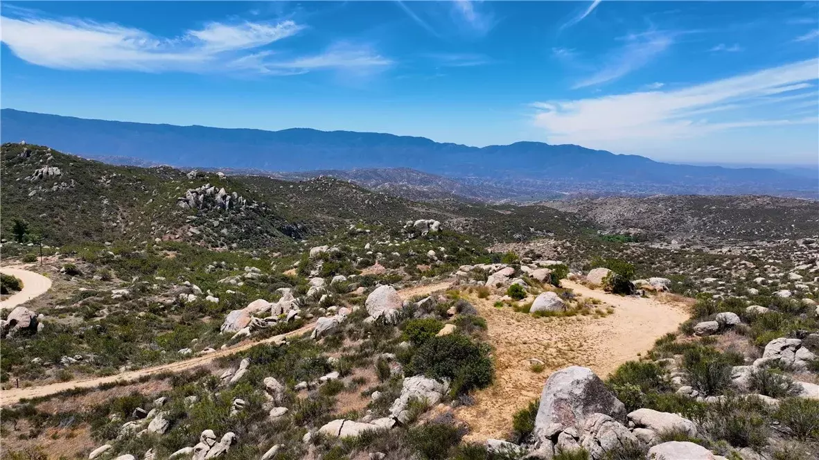 Aguanga, CA 92536,988 Crazy horse Canyon