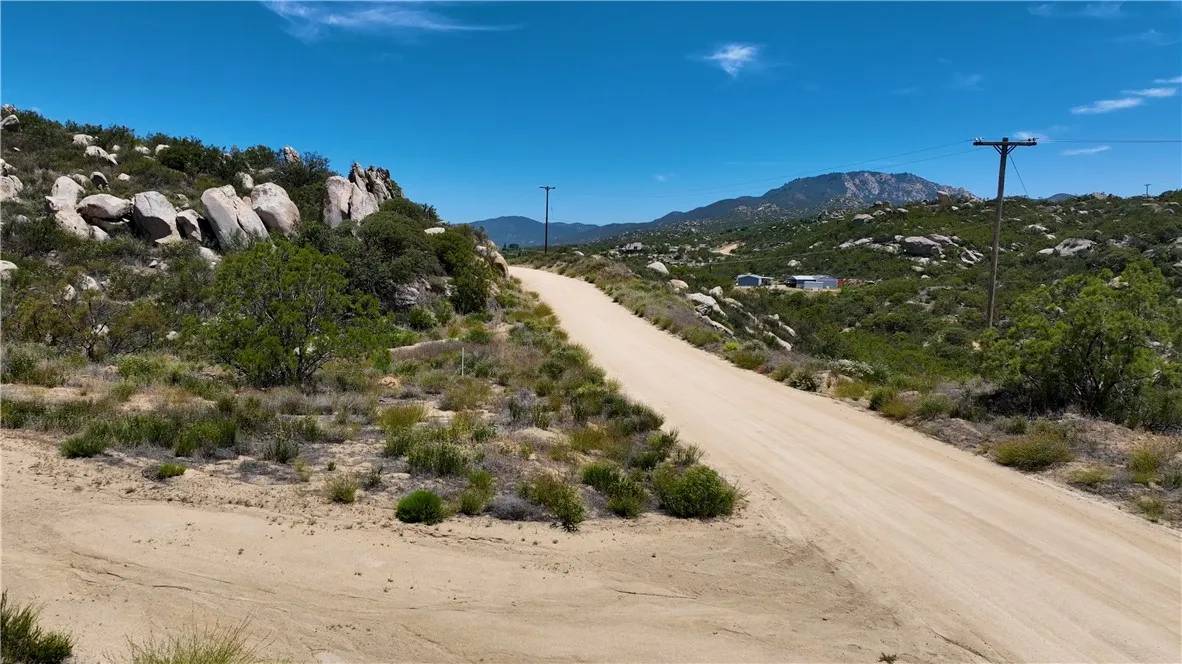 Aguanga, CA 92536,988 Crazy horse Canyon