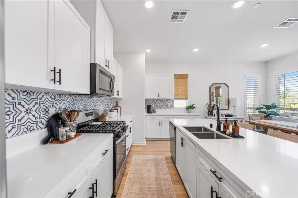 Vista, CA 92081,1060 Kendale Way