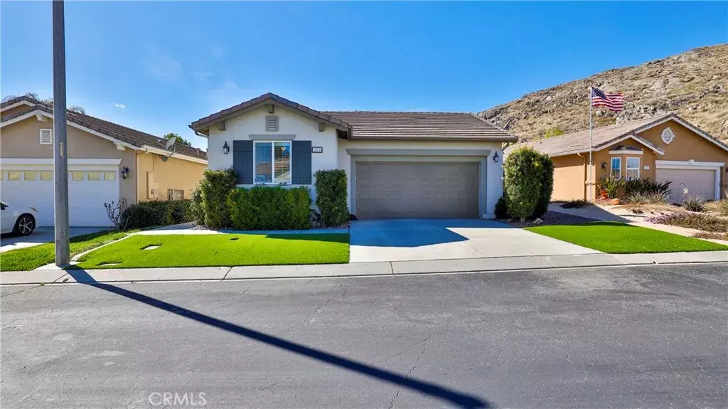 Hemet, CA 92545,215 Furyk Way