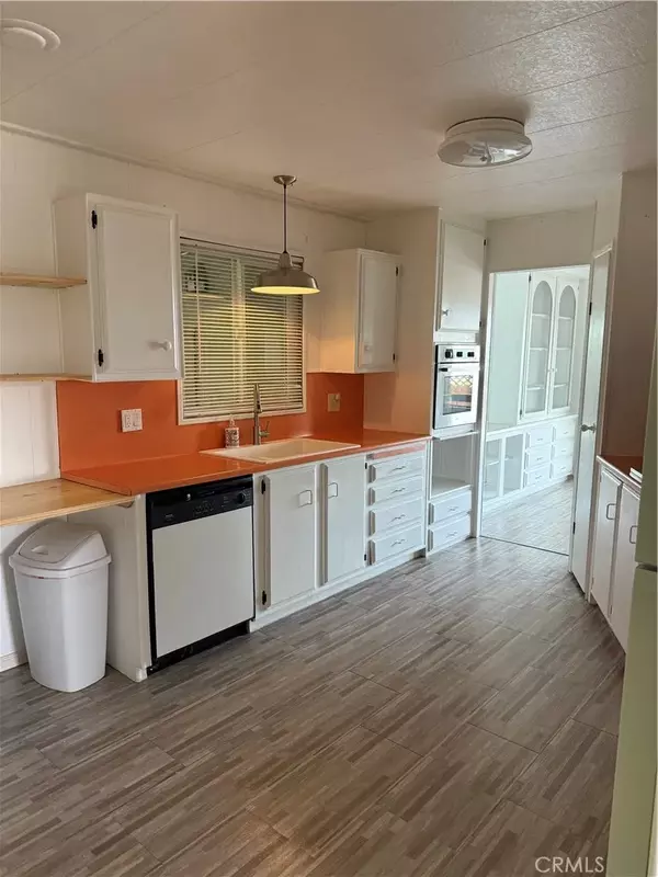 Murrieta, CA 92563,38327 Via La Paloma