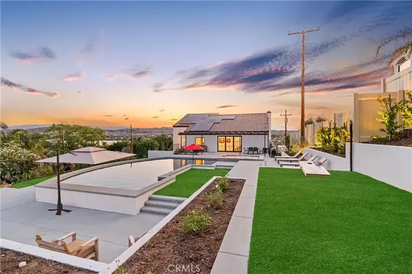 22241 San Joaquin Drive West, Canyon Lake, CA 92587
