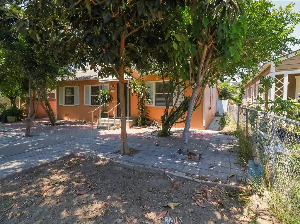 Long Beach, CA 90805,5863 Linden Avenue