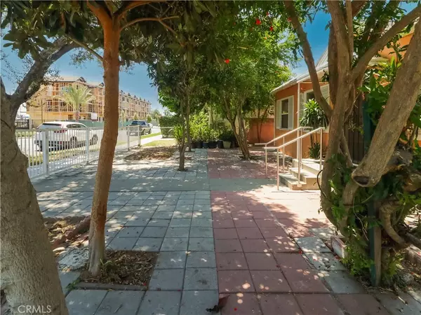 Long Beach, CA 90805,5863 Linden Avenue