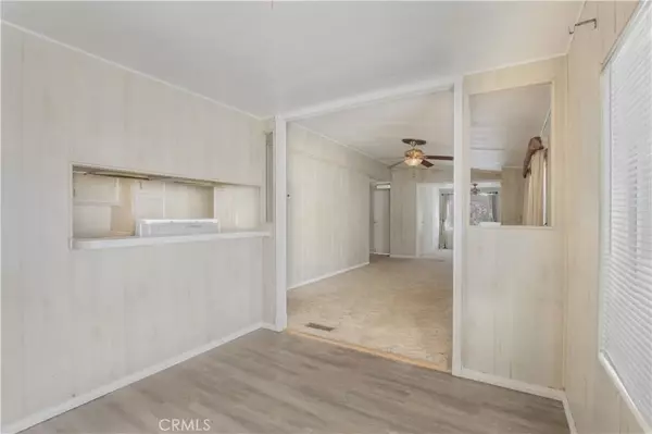 San Jacinto, CA 92583,1499 Old Mountain #28