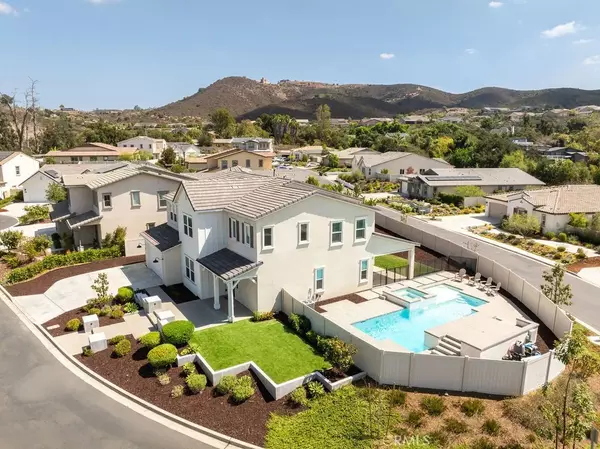 2371 Mahogany Lane, Vista, CA 92084
