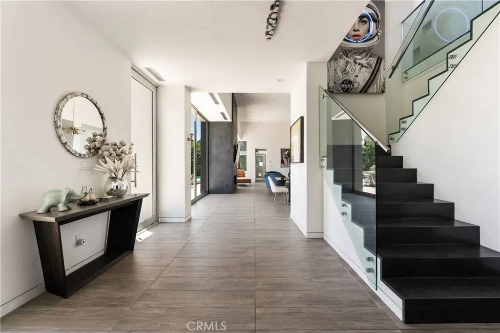 Los Angeles, CA 90069,1489 Stebbins Terrace