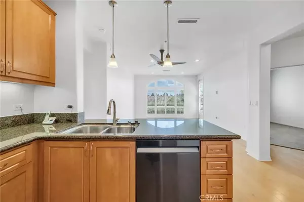 San Diego, CA 92130,3887 Pell Place #414