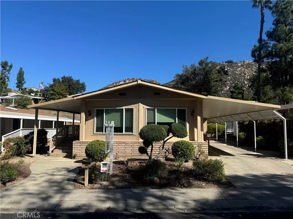Escondido, CA 92026,8975 Lawrence Welk #217