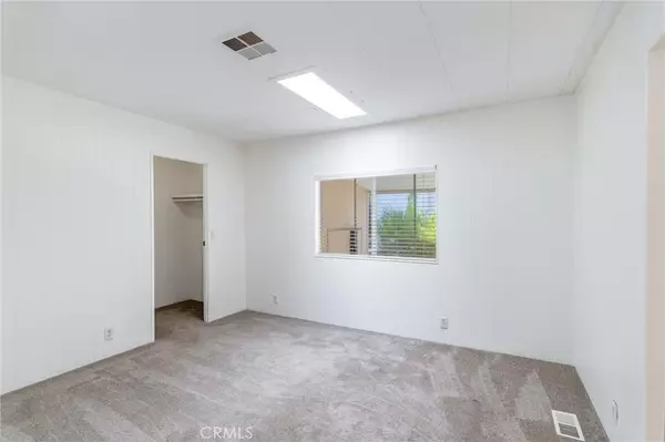 Escondido, CA 92026,8975 Lawrence Welk #217