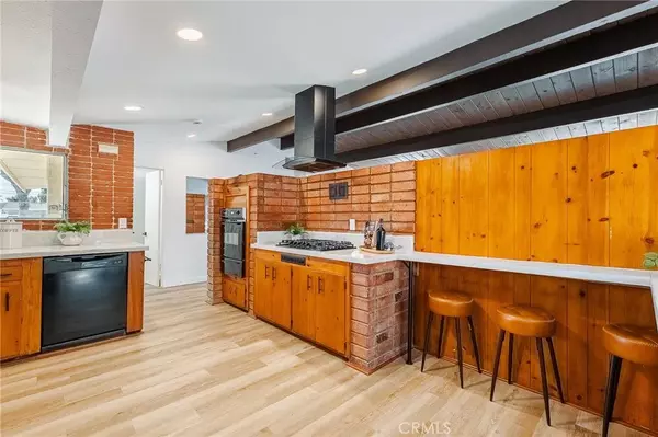 Buena Park, CA 90620,5835 Los Santos Way