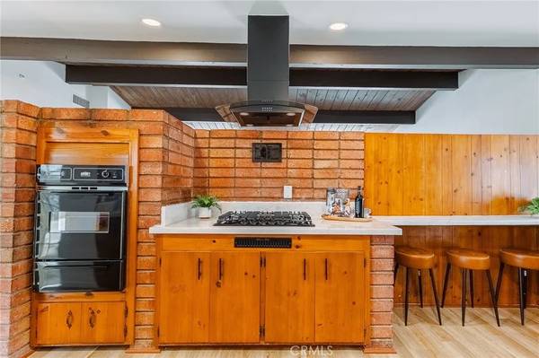 Buena Park, CA 90620,5835 Los Santos Way