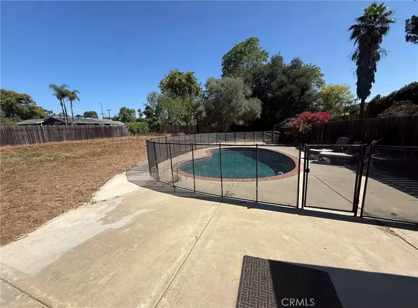 958 Berkshire Court, Escondido, CA 92025