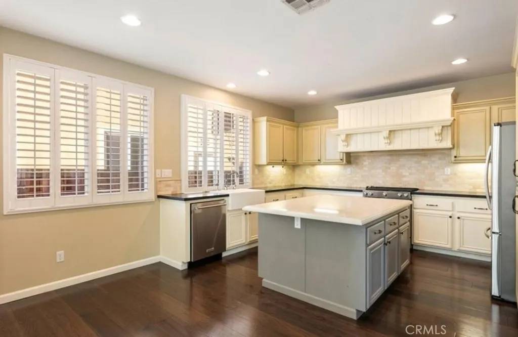 Temecula, CA 92592,45127 Tioga Street